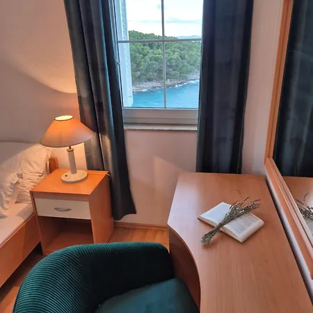 Apartament Nina Postira