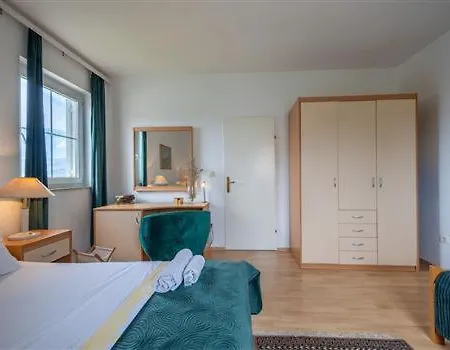 Apartament Nina Postira