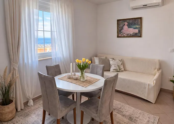 Nina Apartment *